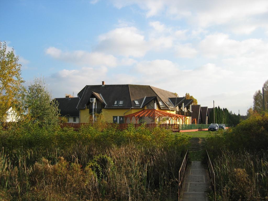 Abadszaloki Vitorlas Vendeghaz Hotel Exterior photo